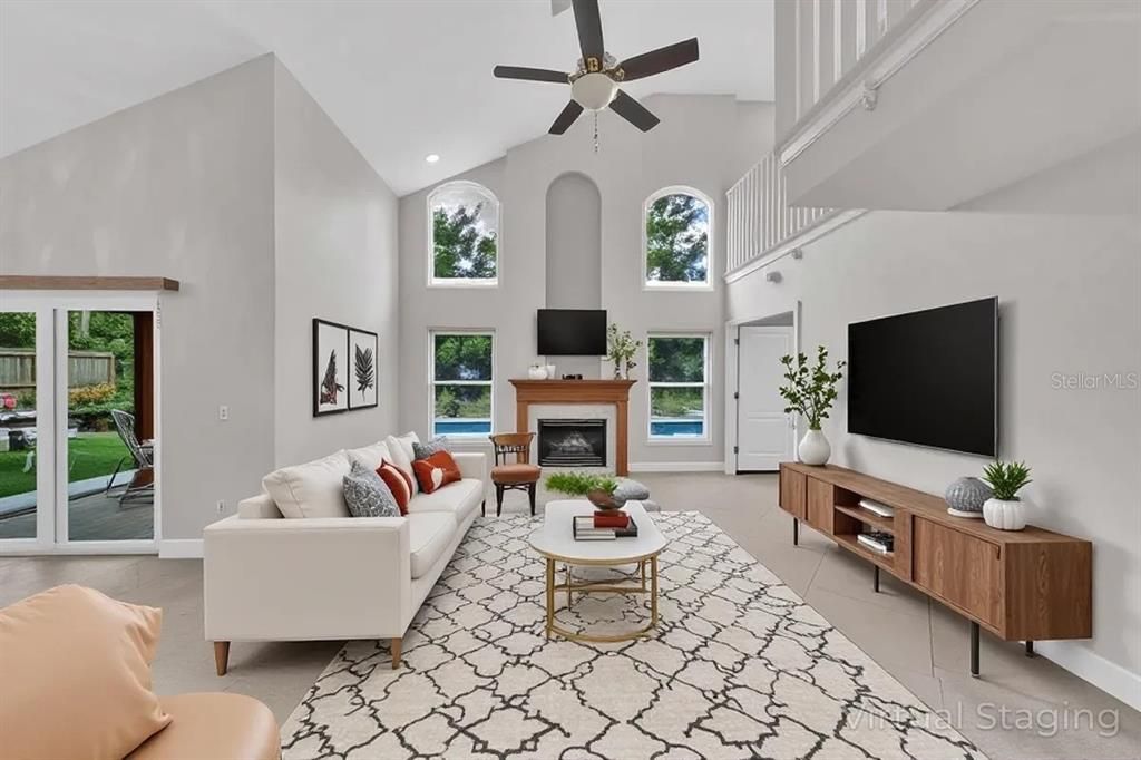 合同活跃: $415,900 (3 贝兹, 2 浴室, 1770 平方英尺)