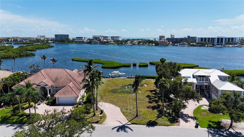Activo con contrato: $1,900,000 (0.36 acres)