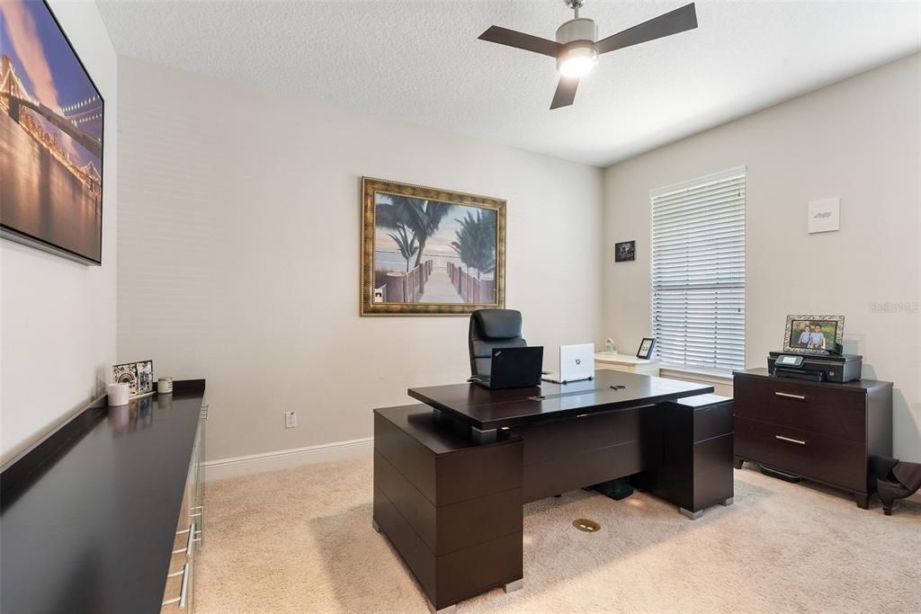 合同活跃: $599,900 (4 贝兹, 3 浴室, 3293 平方英尺)