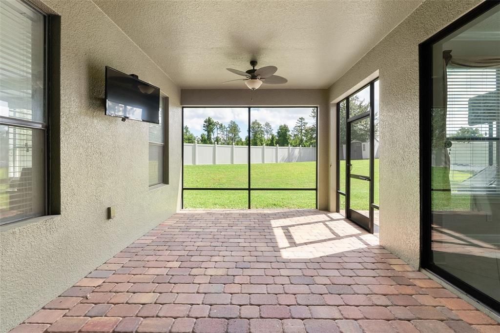 合同活跃: $599,900 (4 贝兹, 3 浴室, 3293 平方英尺)