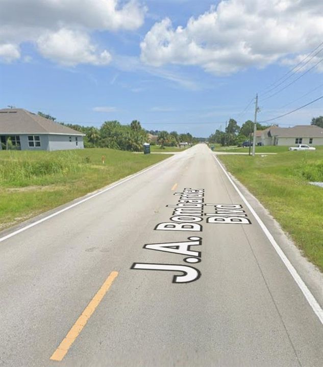 На продажу: $37,999 (0.24 acres)