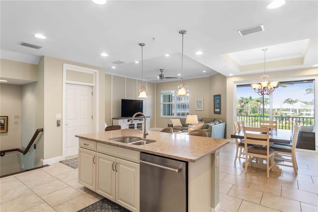 待售: $459,000 (3 贝兹, 3 浴室, 2255 平方英尺)