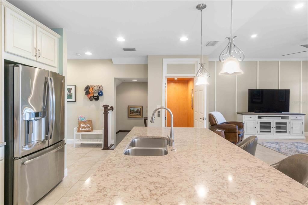 待售: $459,000 (3 贝兹, 3 浴室, 2255 平方英尺)