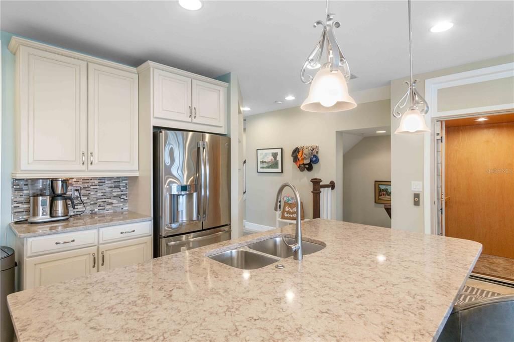 待售: $459,000 (3 贝兹, 3 浴室, 2255 平方英尺)