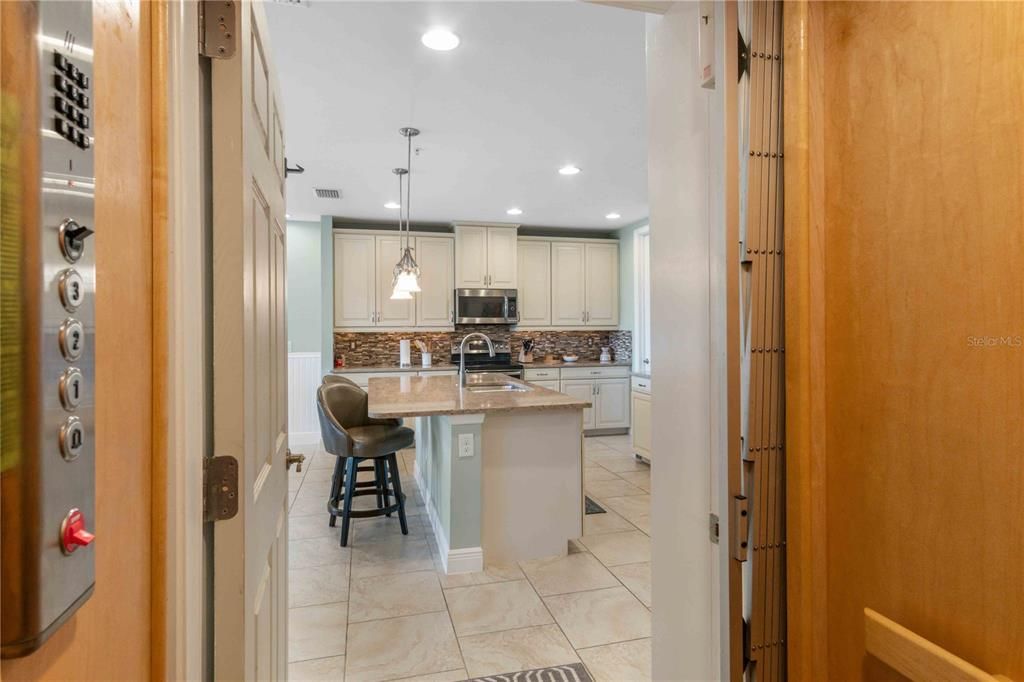 待售: $459,000 (3 贝兹, 3 浴室, 2255 平方英尺)