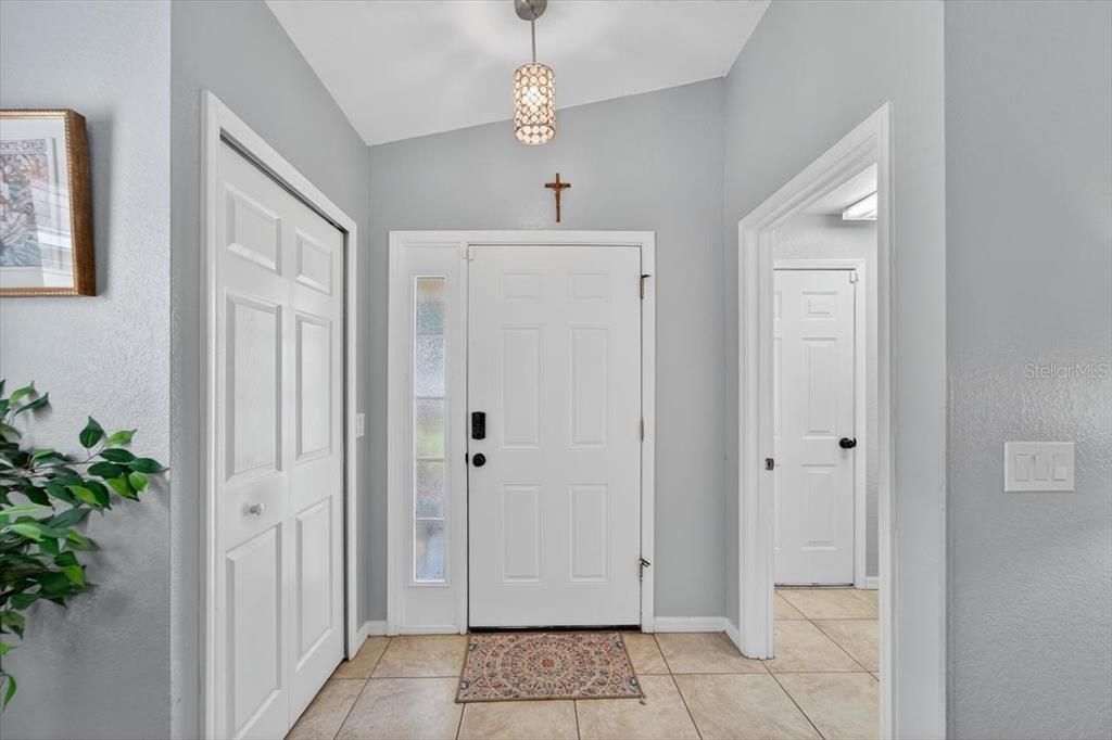 Activo con contrato: $310,000 (3 camas, 2 baños, 1263 Pies cuadrados)