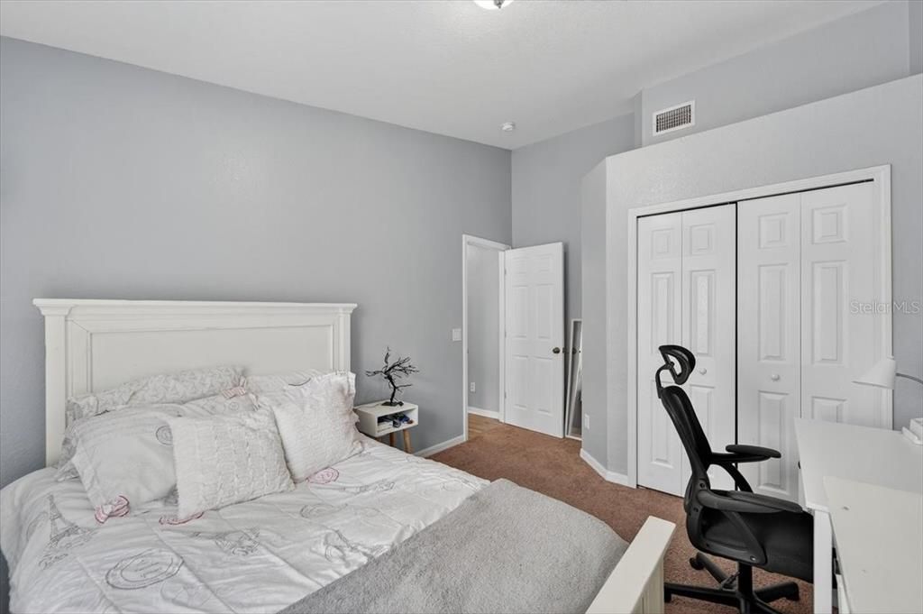 Activo con contrato: $310,000 (3 camas, 2 baños, 1263 Pies cuadrados)