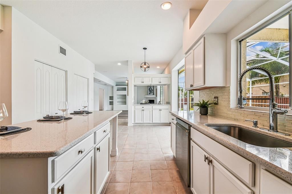 На продажу: $645,900 (5 спален, 2 ванн, 3220 Квадратных фут)