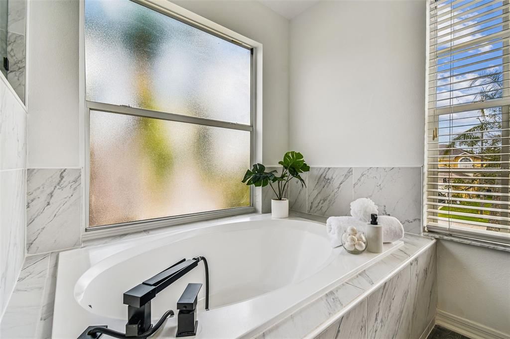 На продажу: $645,900 (5 спален, 2 ванн, 3220 Квадратных фут)