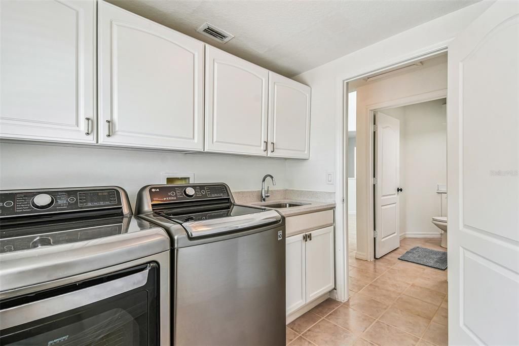 На продажу: $645,900 (5 спален, 2 ванн, 3220 Квадратных фут)