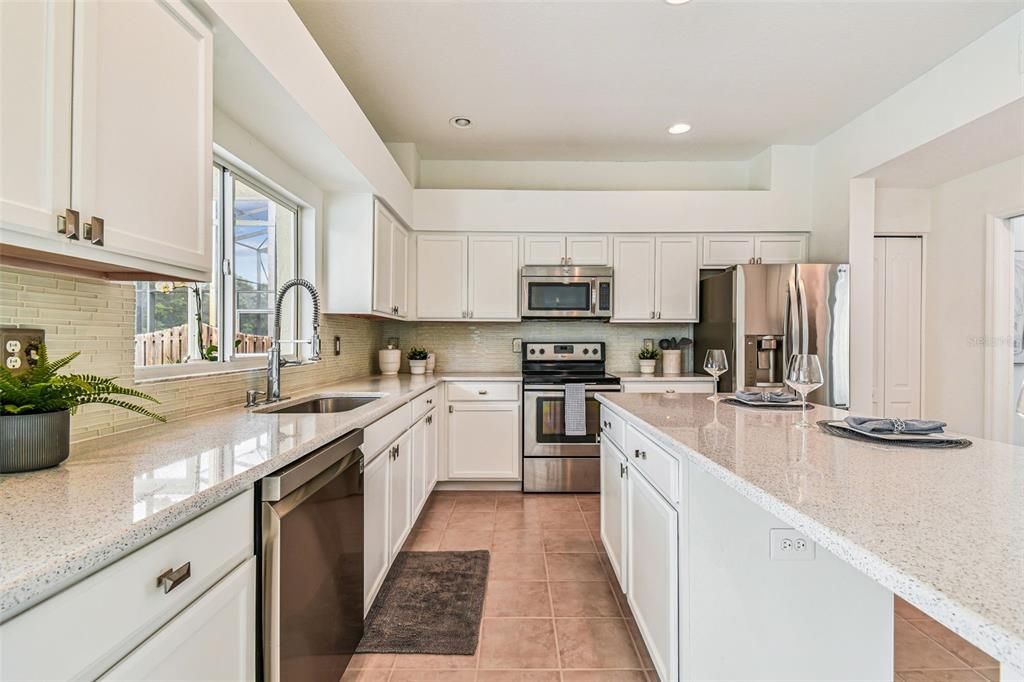 На продажу: $645,900 (5 спален, 2 ванн, 3220 Квадратных фут)