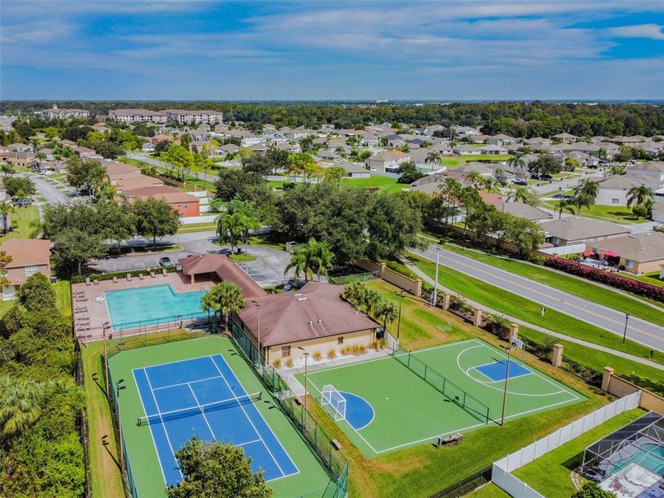 На продажу: $645,900 (5 спален, 2 ванн, 3220 Квадратных фут)