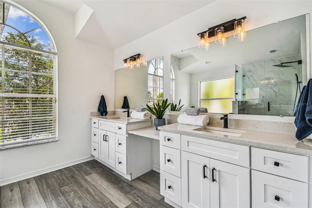 На продажу: $645,900 (5 спален, 2 ванн, 3220 Квадратных фут)