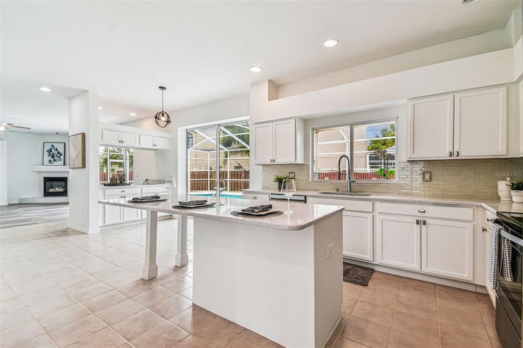 На продажу: $645,900 (5 спален, 2 ванн, 3220 Квадратных фут)