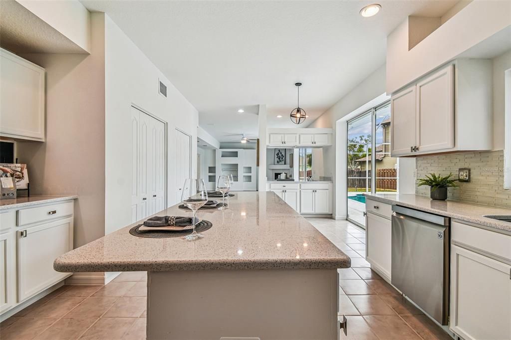 На продажу: $645,900 (5 спален, 2 ванн, 3220 Квадратных фут)