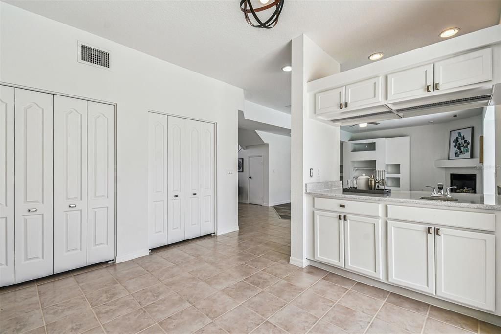 На продажу: $645,900 (5 спален, 2 ванн, 3220 Квадратных фут)