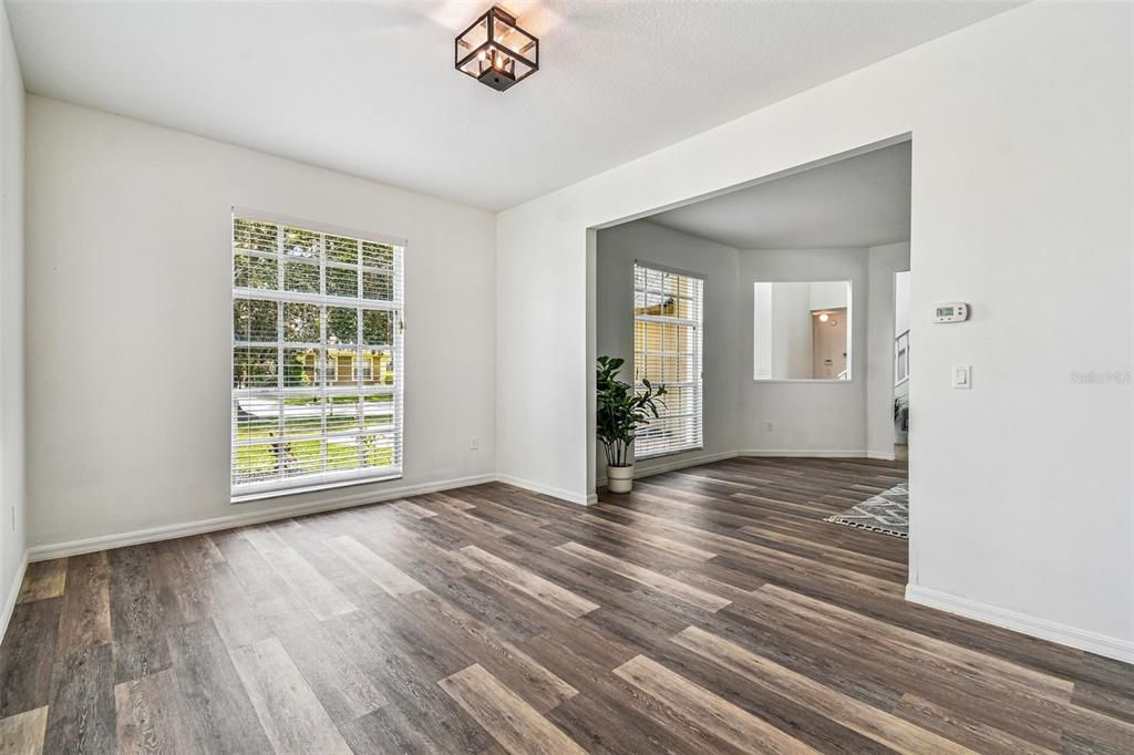 На продажу: $645,900 (5 спален, 2 ванн, 3220 Квадратных фут)