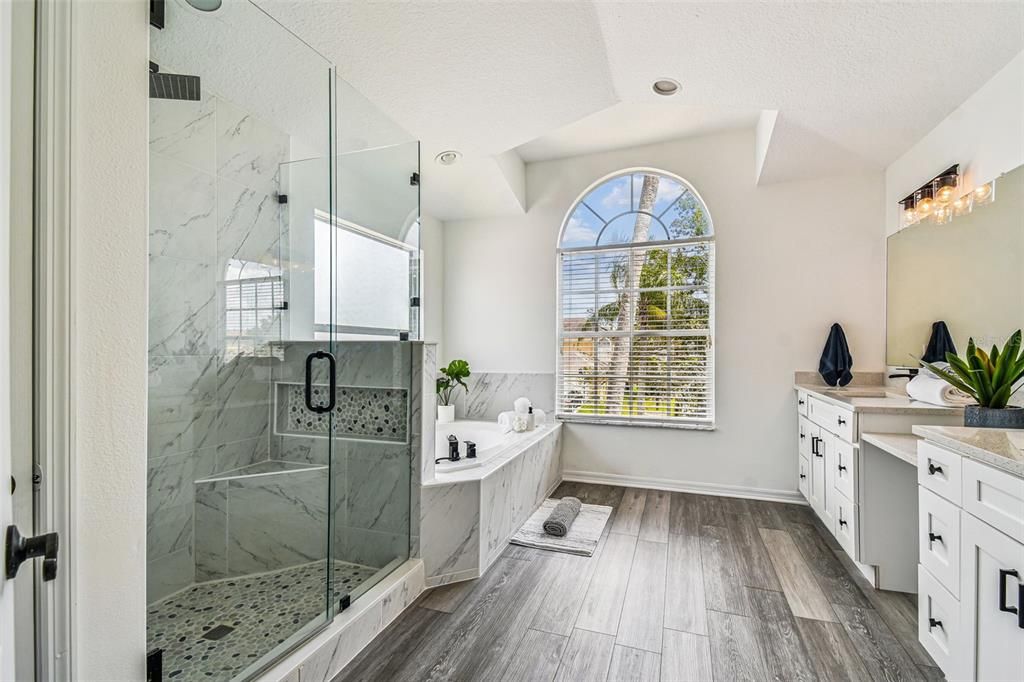 На продажу: $645,900 (5 спален, 2 ванн, 3220 Квадратных фут)