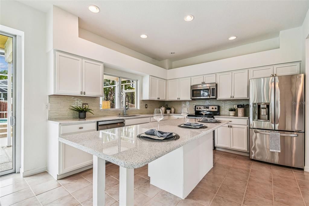 На продажу: $645,900 (5 спален, 2 ванн, 3220 Квадратных фут)