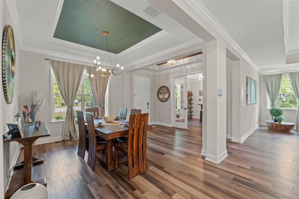 Под контрактом: $455,000 (3 спален, 3 ванн, 3029 Квадратных фут)