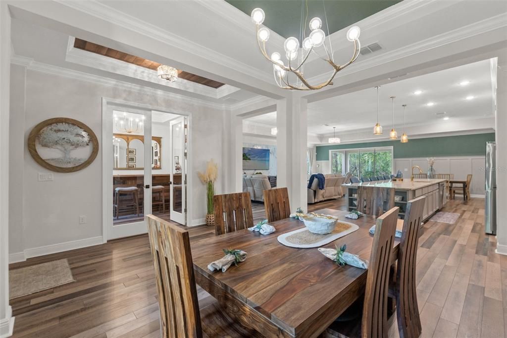 Под контрактом: $455,000 (3 спален, 3 ванн, 3029 Квадратных фут)