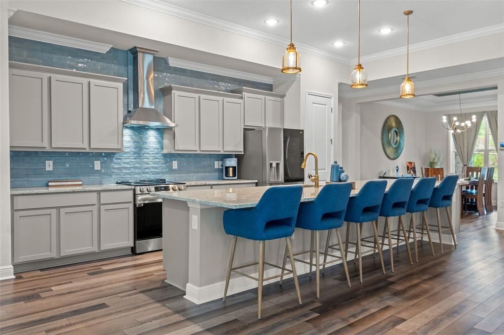 Под контрактом: $455,000 (3 спален, 3 ванн, 3029 Квадратных фут)