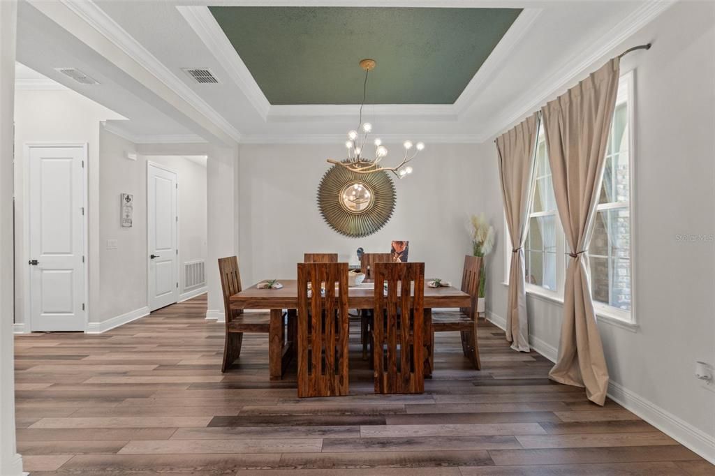 Под контрактом: $455,000 (3 спален, 3 ванн, 3029 Квадратных фут)