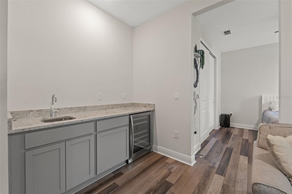 Под контрактом: $455,000 (3 спален, 3 ванн, 3029 Квадратных фут)