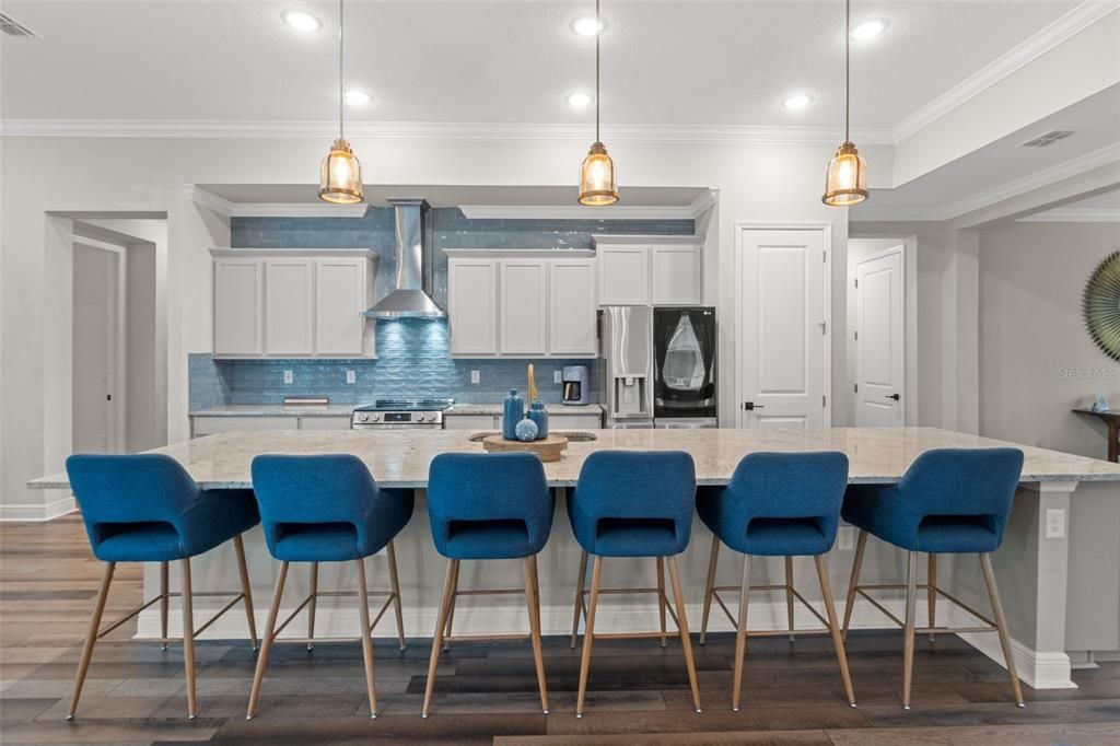 Под контрактом: $455,000 (3 спален, 3 ванн, 3029 Квадратных фут)