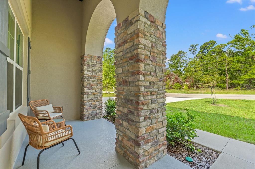 Под контрактом: $455,000 (3 спален, 3 ванн, 3029 Квадратных фут)