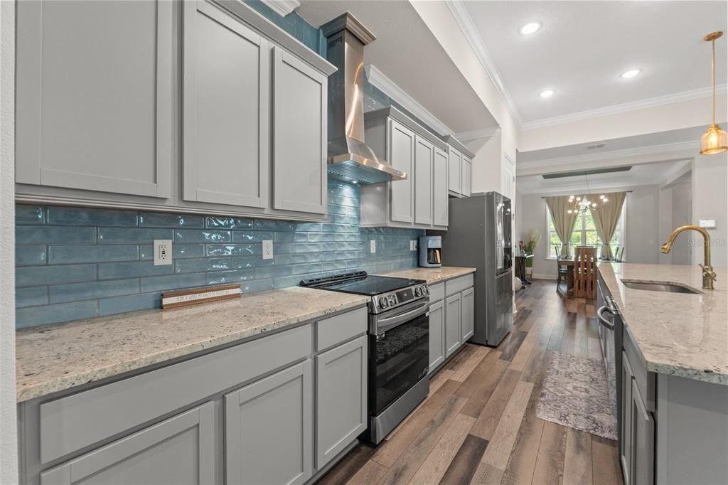 Под контрактом: $455,000 (3 спален, 3 ванн, 3029 Квадратных фут)