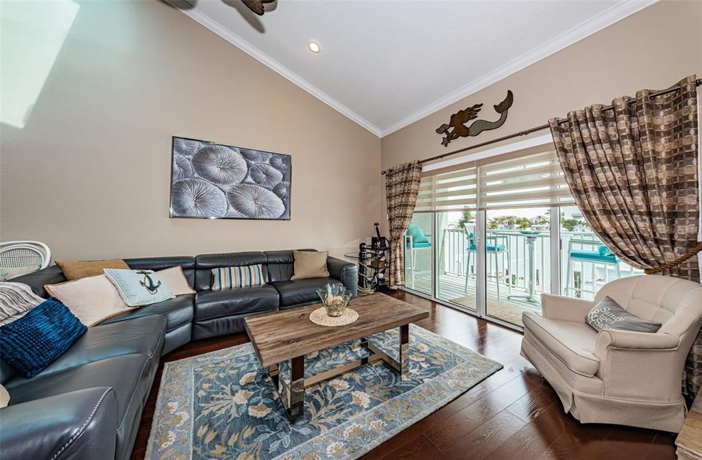 For Rent: $4,500 (3 beds, 3 baths, 1330 Square Feet)