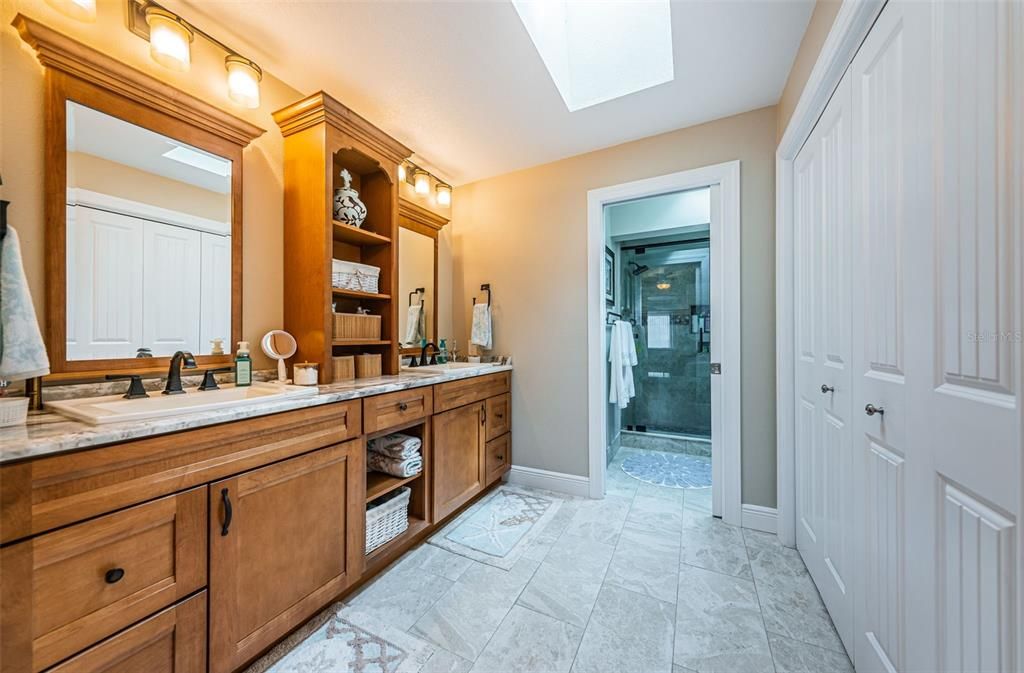 For Rent: $4,500 (3 beds, 3 baths, 1330 Square Feet)