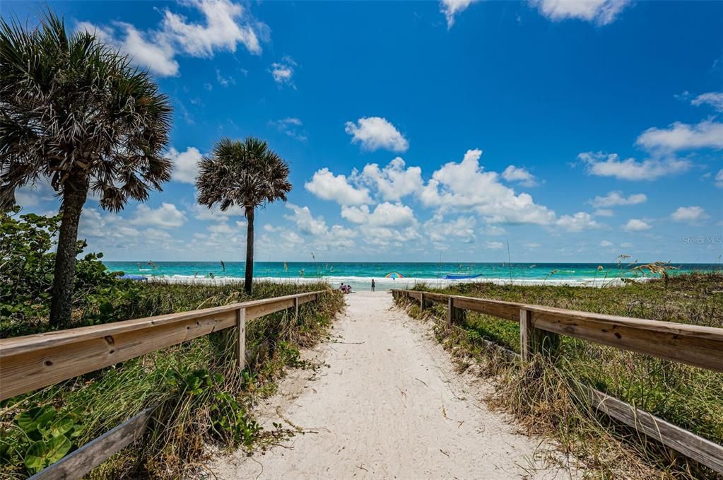 For Rent: $4,500 (3 beds, 3 baths, 1330 Square Feet)