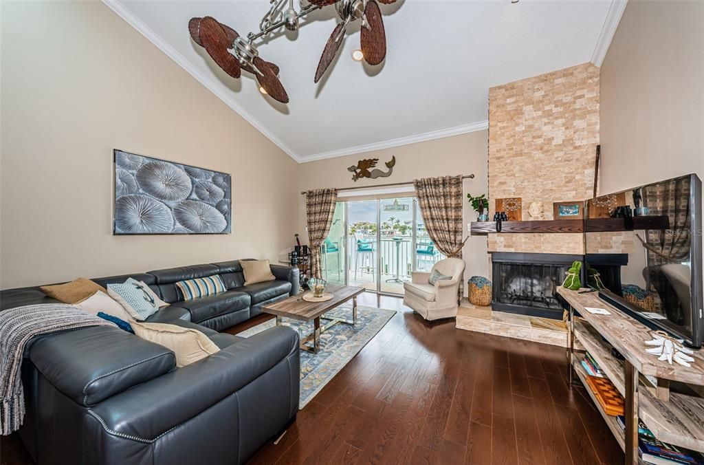 For Rent: $4,500 (3 beds, 3 baths, 1330 Square Feet)