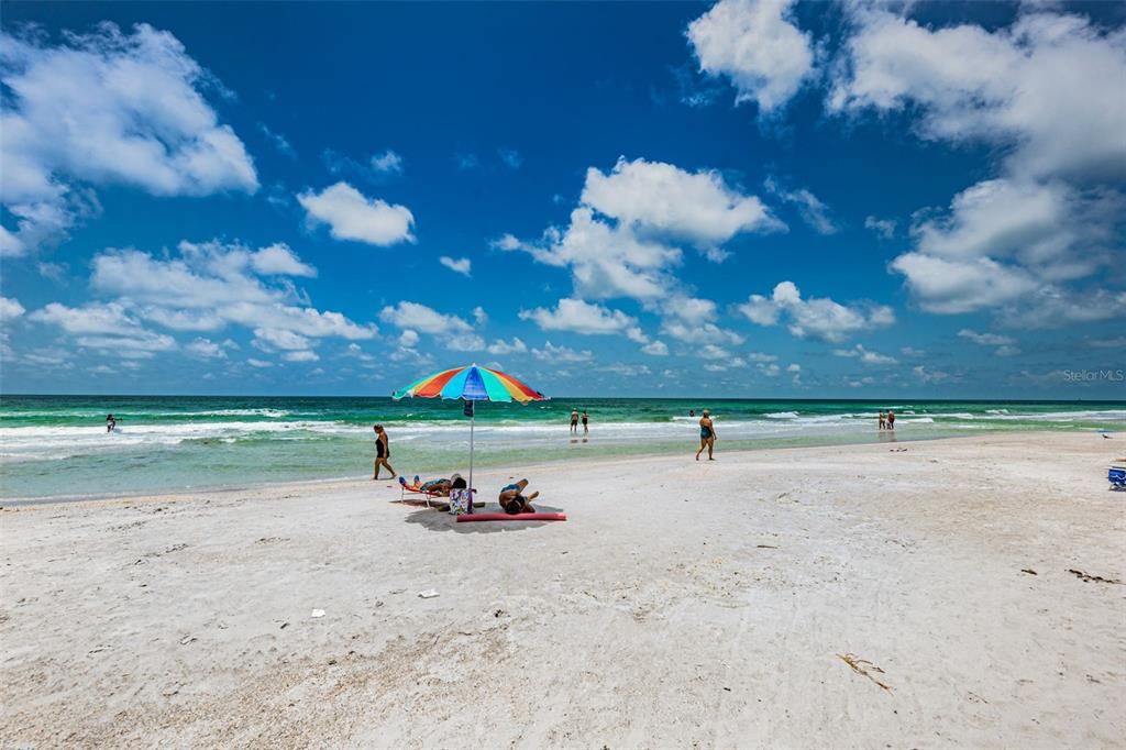 For Rent: $4,500 (3 beds, 3 baths, 1330 Square Feet)