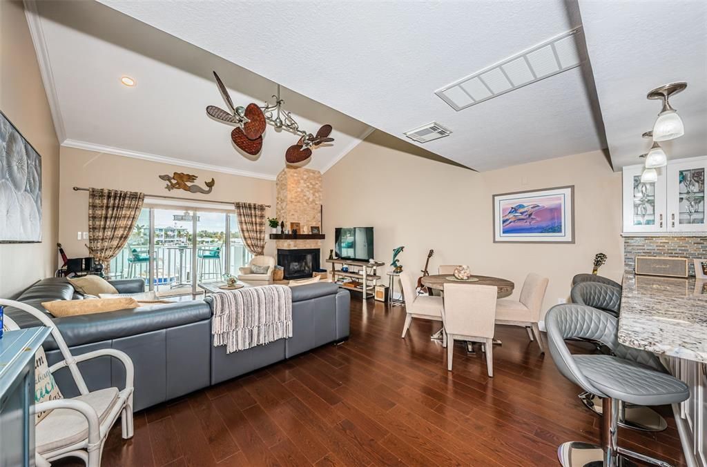 For Rent: $4,500 (3 beds, 3 baths, 1330 Square Feet)