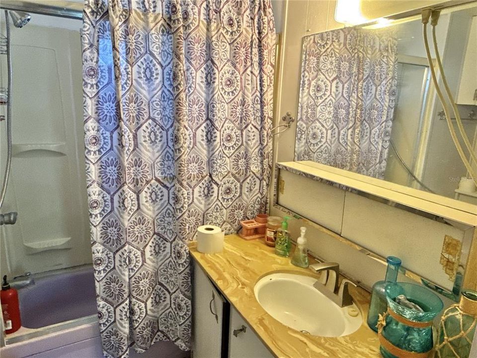 待售: $47,000 (3 贝兹, 1 浴室, 732 平方英尺)