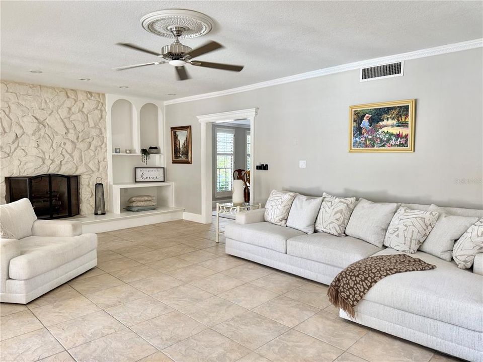 For Sale: $950,000 (3 beds, 3 baths, 3401 Square Feet)