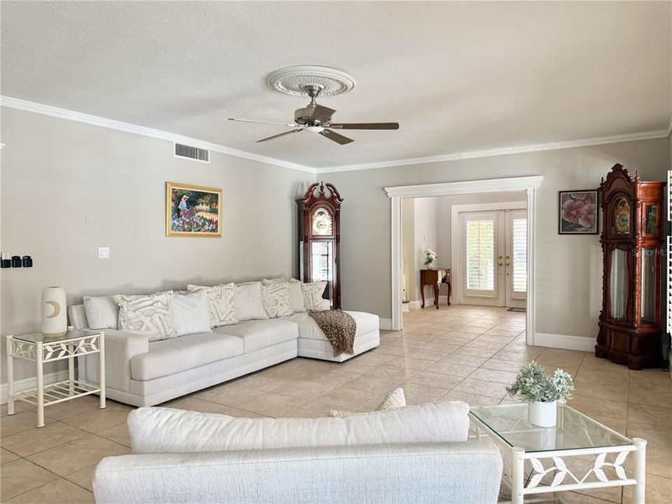 For Sale: $950,000 (3 beds, 3 baths, 3401 Square Feet)