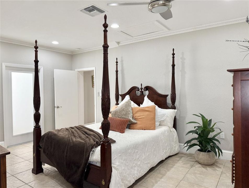 For Sale: $950,000 (3 beds, 3 baths, 3401 Square Feet)