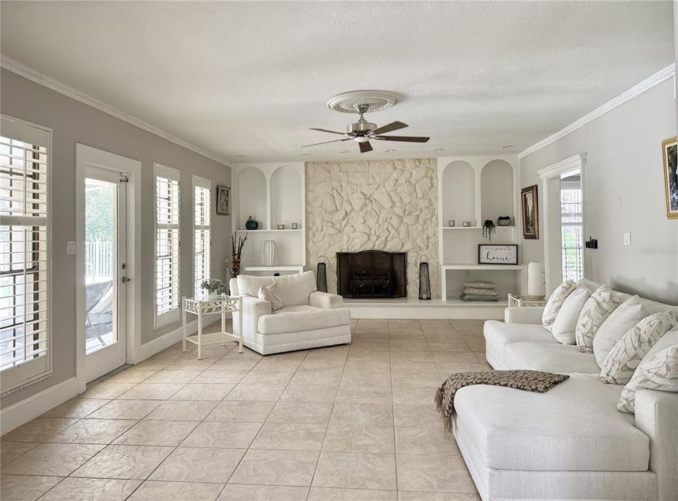 For Sale: $950,000 (3 beds, 3 baths, 3401 Square Feet)