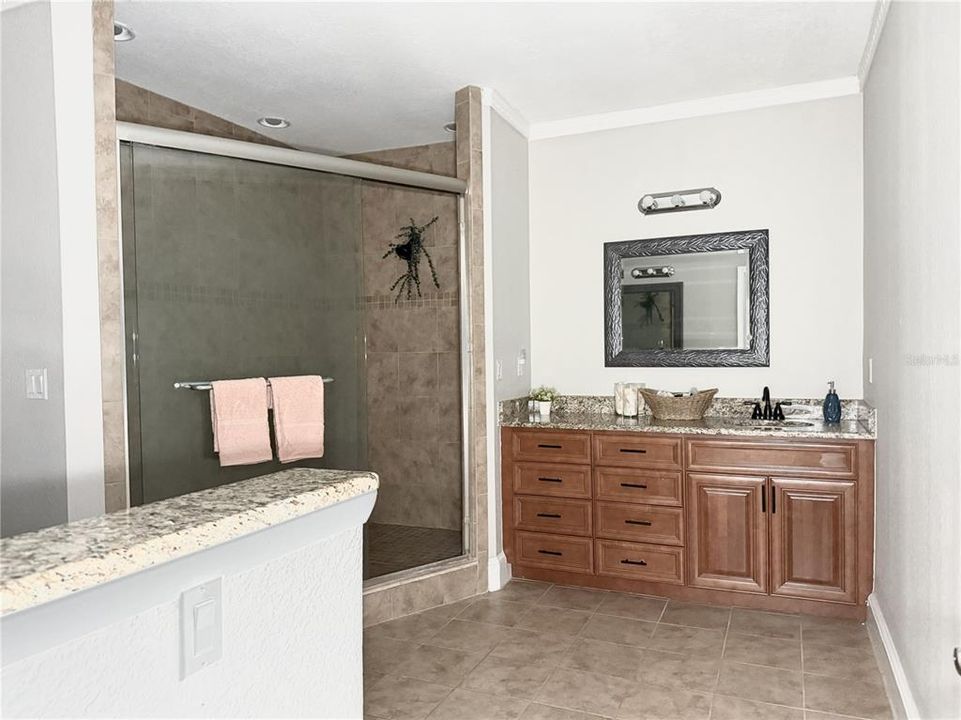 For Sale: $950,000 (3 beds, 3 baths, 3401 Square Feet)