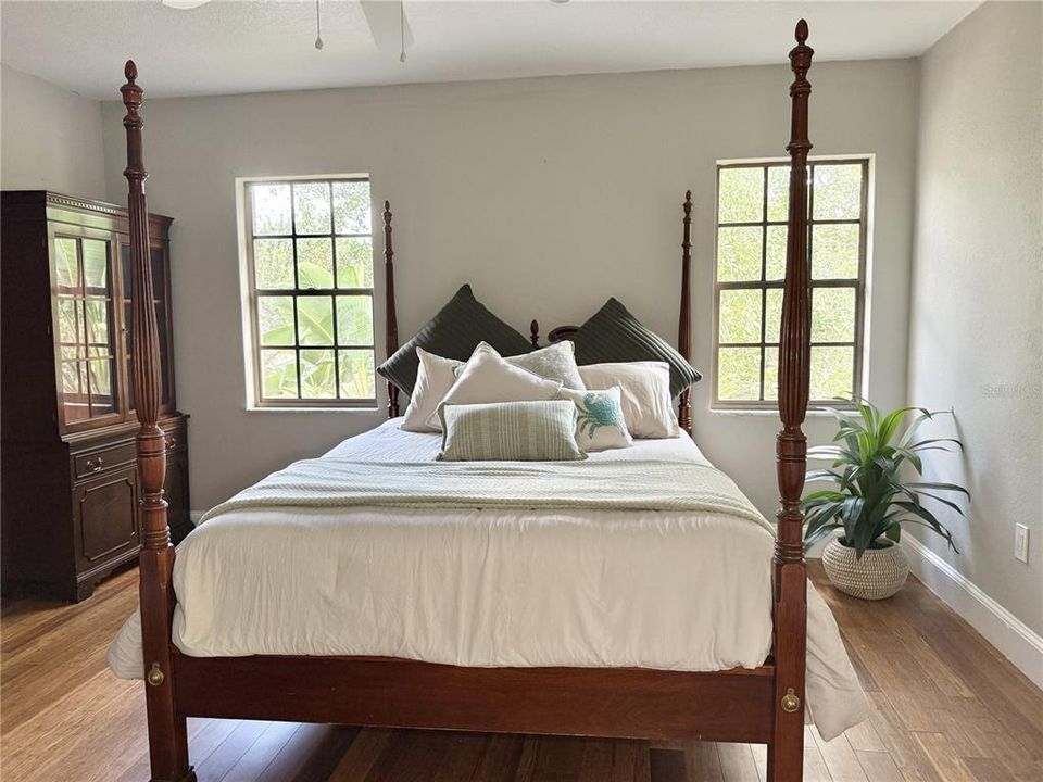 For Sale: $950,000 (3 beds, 3 baths, 3401 Square Feet)