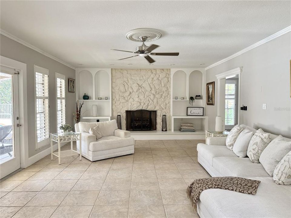 For Sale: $950,000 (3 beds, 3 baths, 3401 Square Feet)