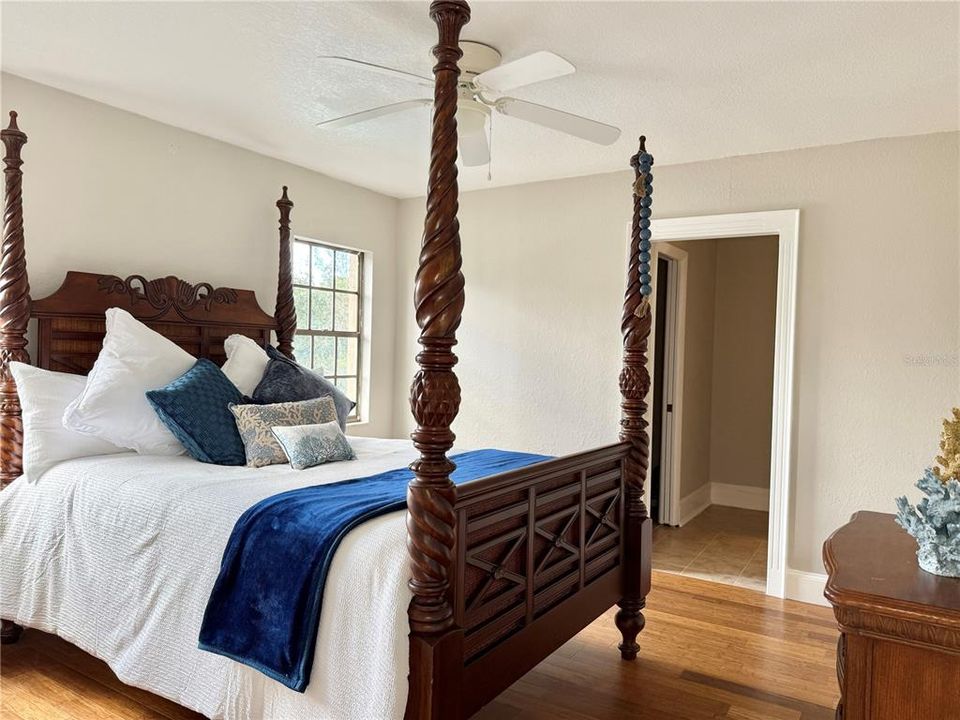 For Sale: $950,000 (3 beds, 3 baths, 3401 Square Feet)