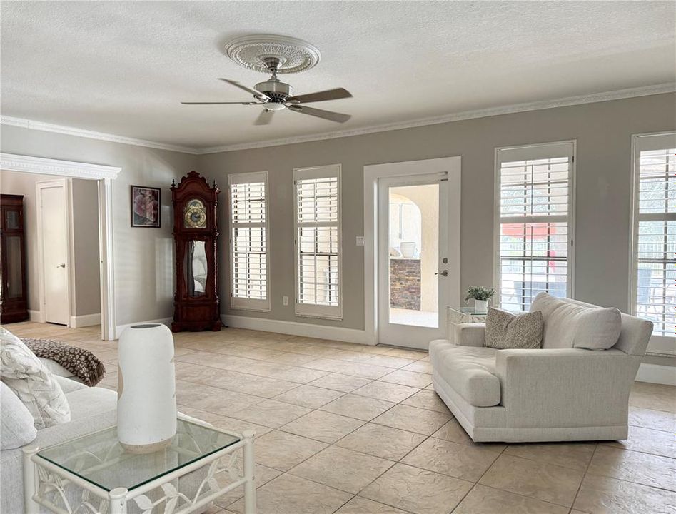 For Sale: $950,000 (3 beds, 3 baths, 3401 Square Feet)