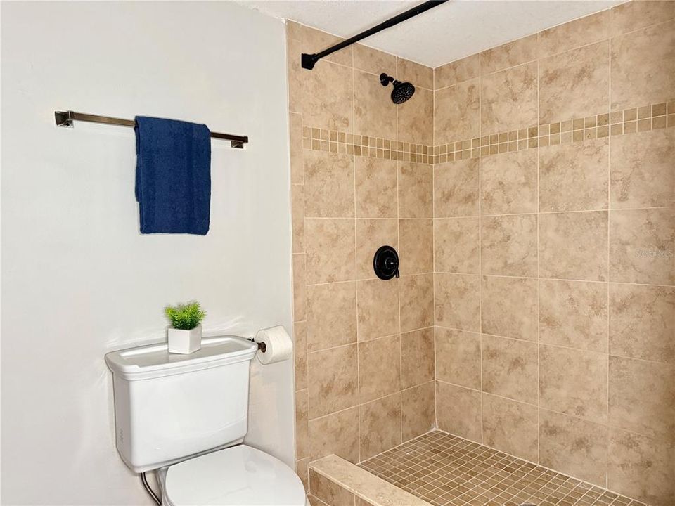 For Sale: $950,000 (3 beds, 3 baths, 3401 Square Feet)