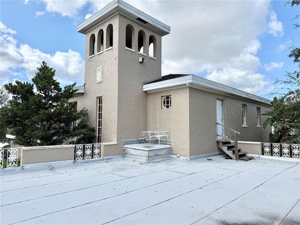 For Sale: $950,000 (3 beds, 3 baths, 3401 Square Feet)