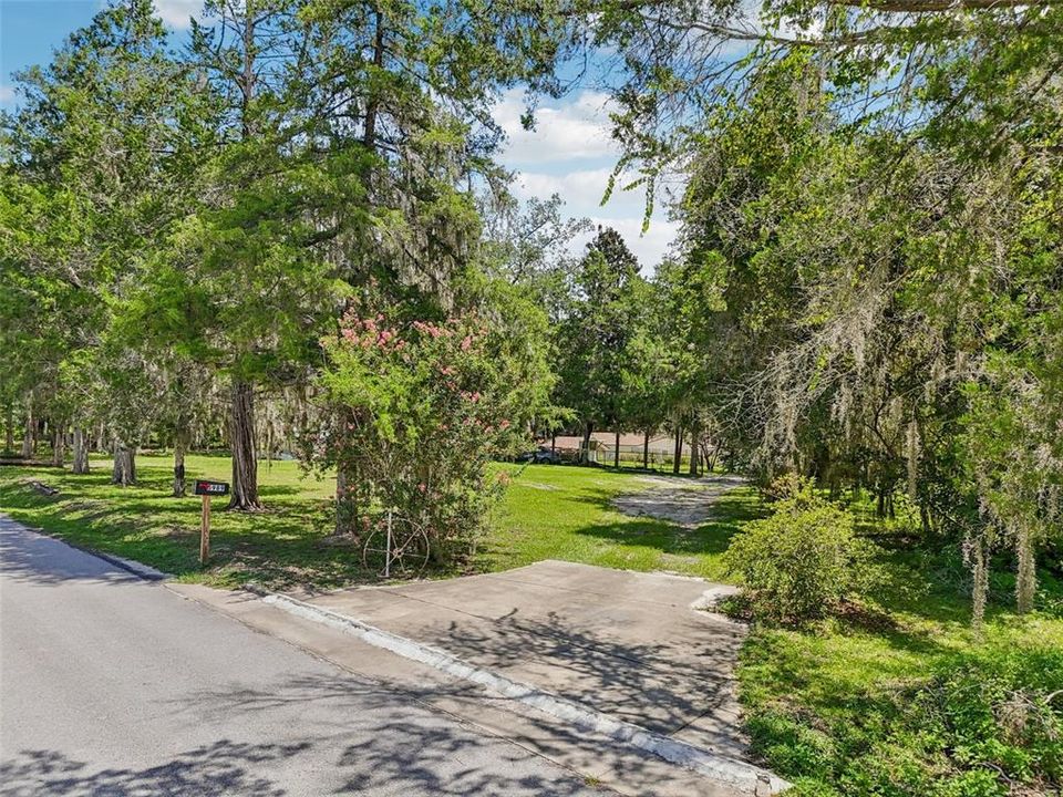 Под контрактом: $255,000 (2 спален, 2 ванн, 1080 Квадратных фут)